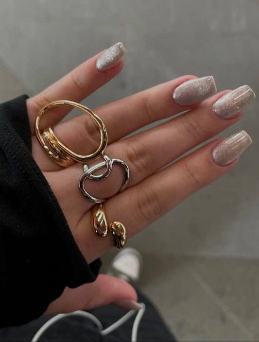 The Ultimate Guide to Choosing Jewelry for Your Skin Tone in two steps
