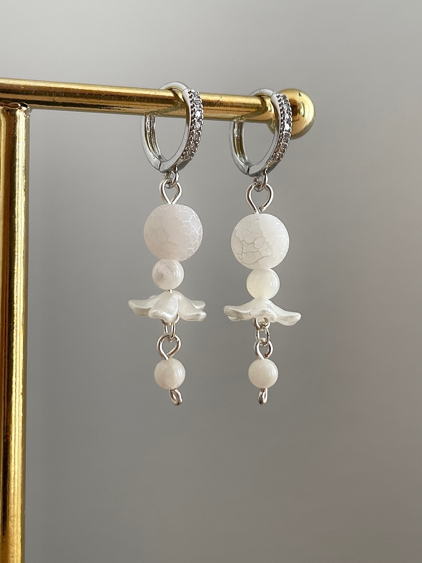 Misty Bloom earrings, silvery
