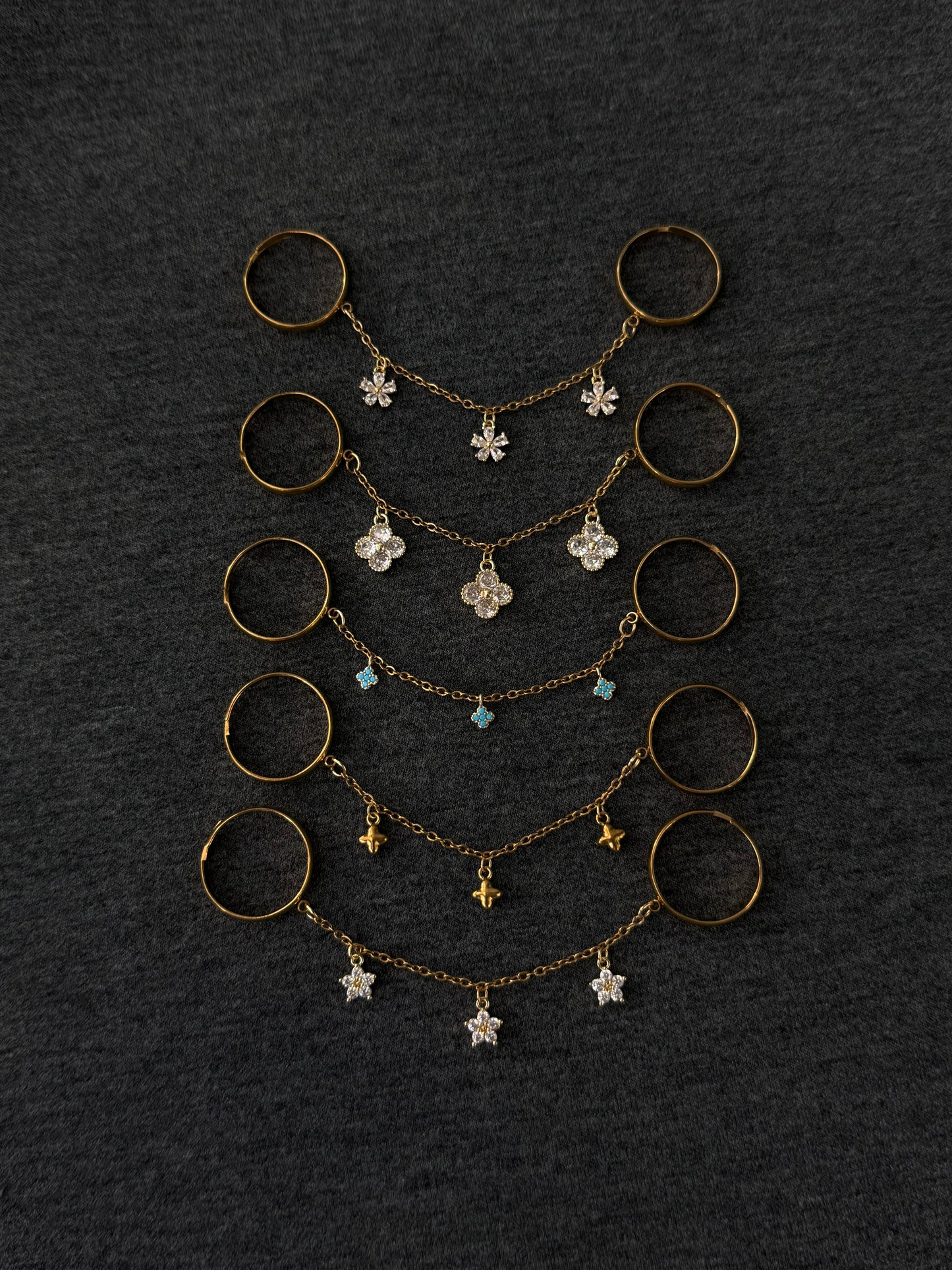 Double ring chain, gold rhinestone clover