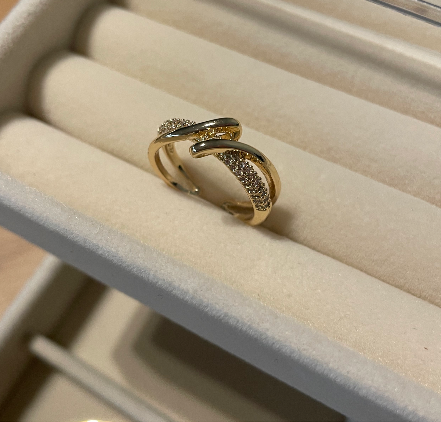 Rhea Ring, gold