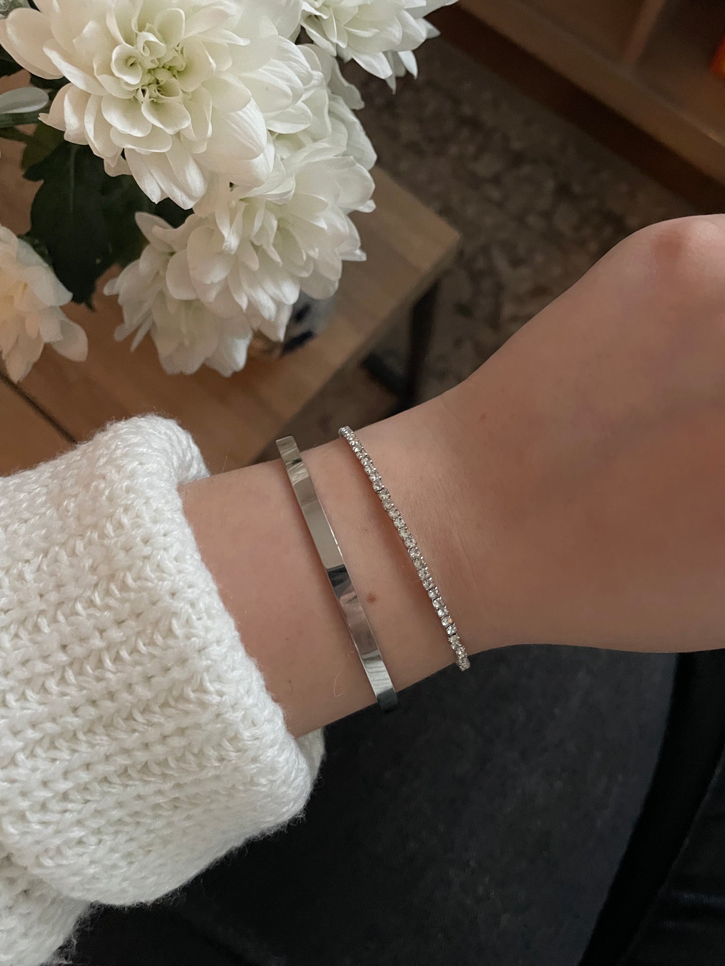 2x bangle stack, silvery bracelet set