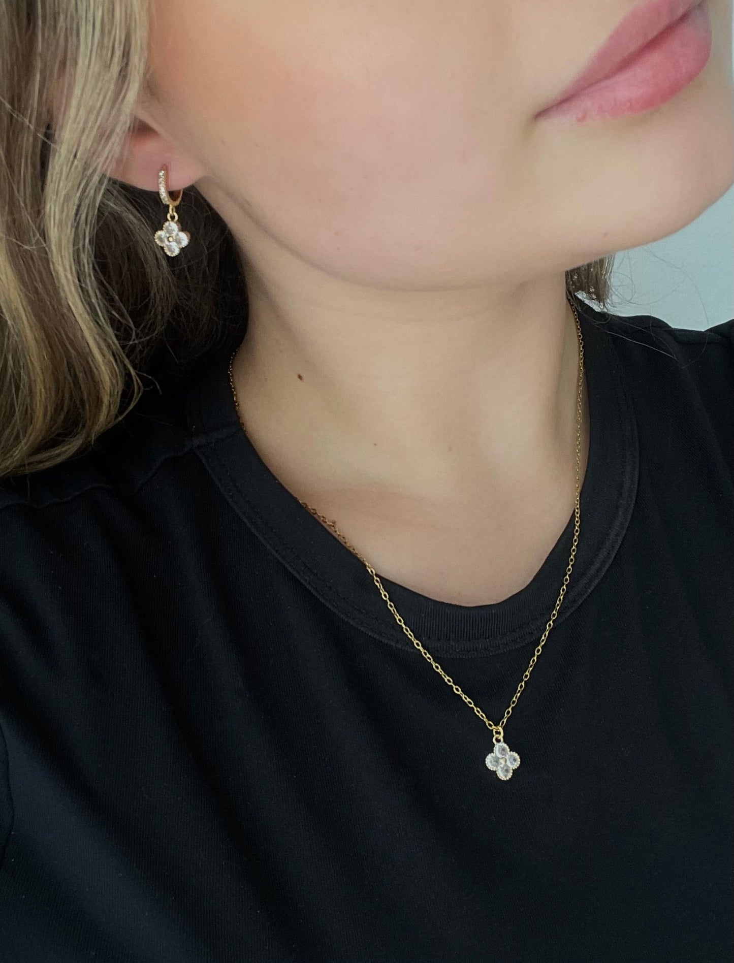 Clover earrings, gold