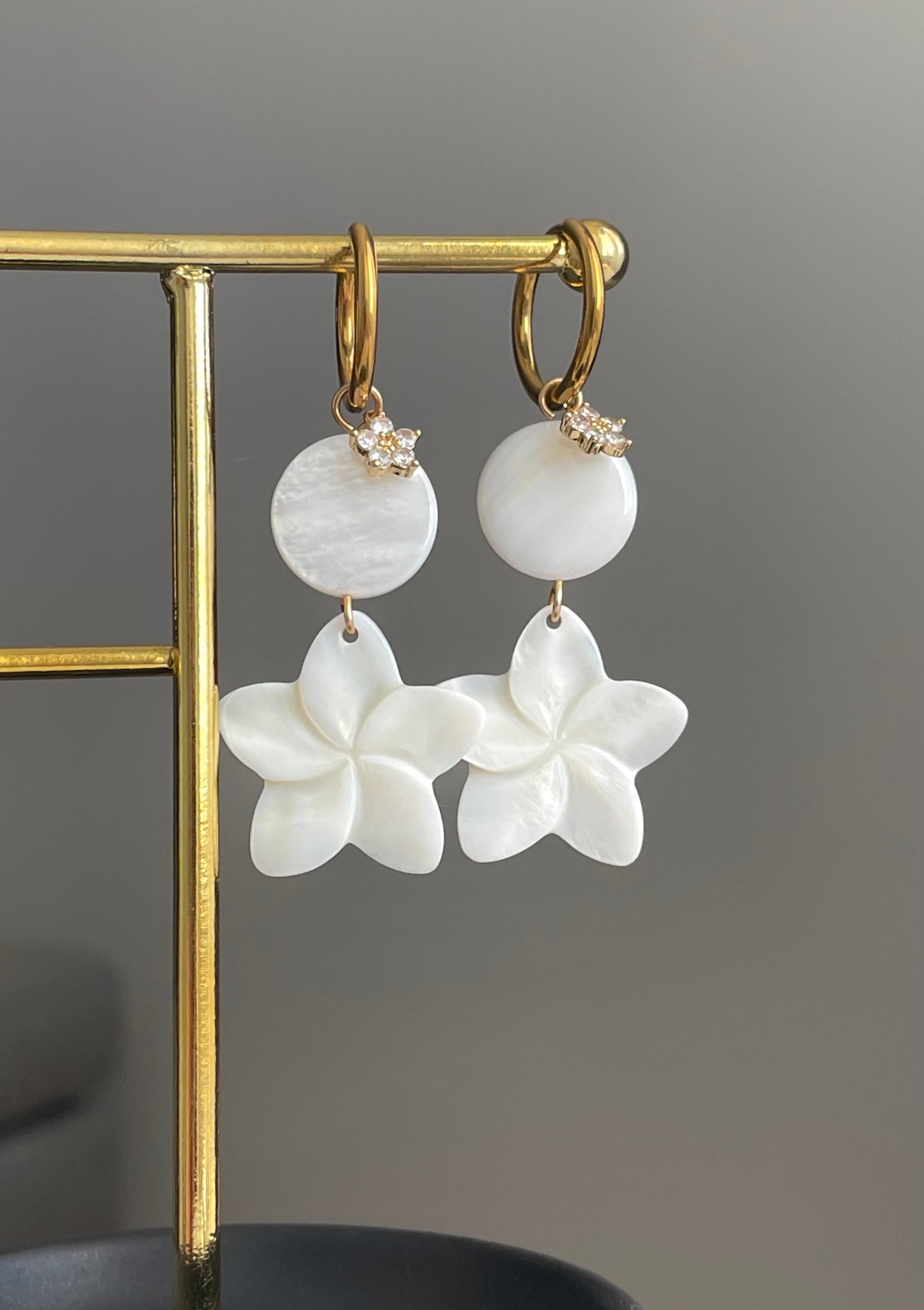 Elora Bloom earrings, gold