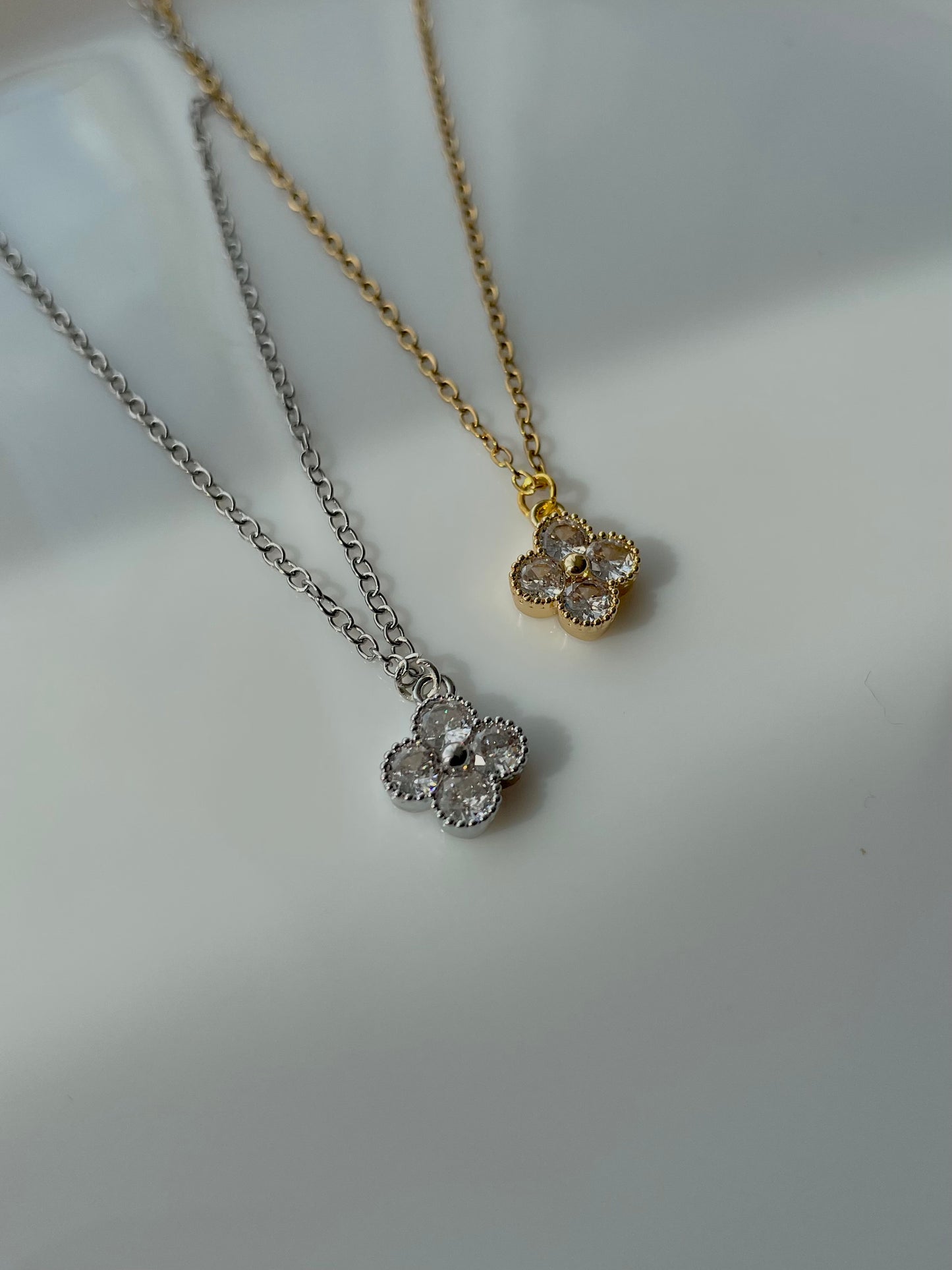 Clover Necklace, silver