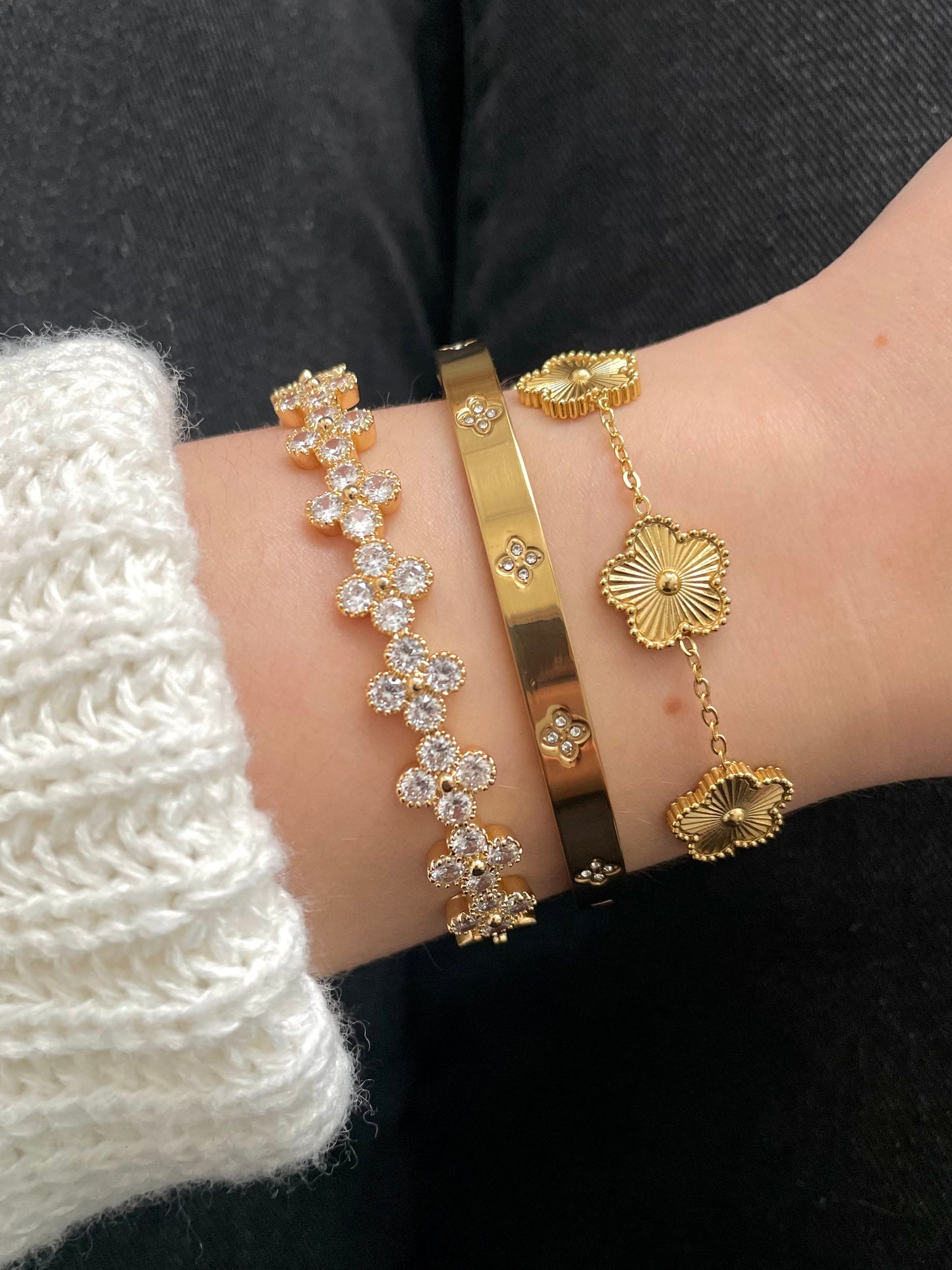 Golden Luxury | 3x bangle stack, golden bracelet set, stainless steel