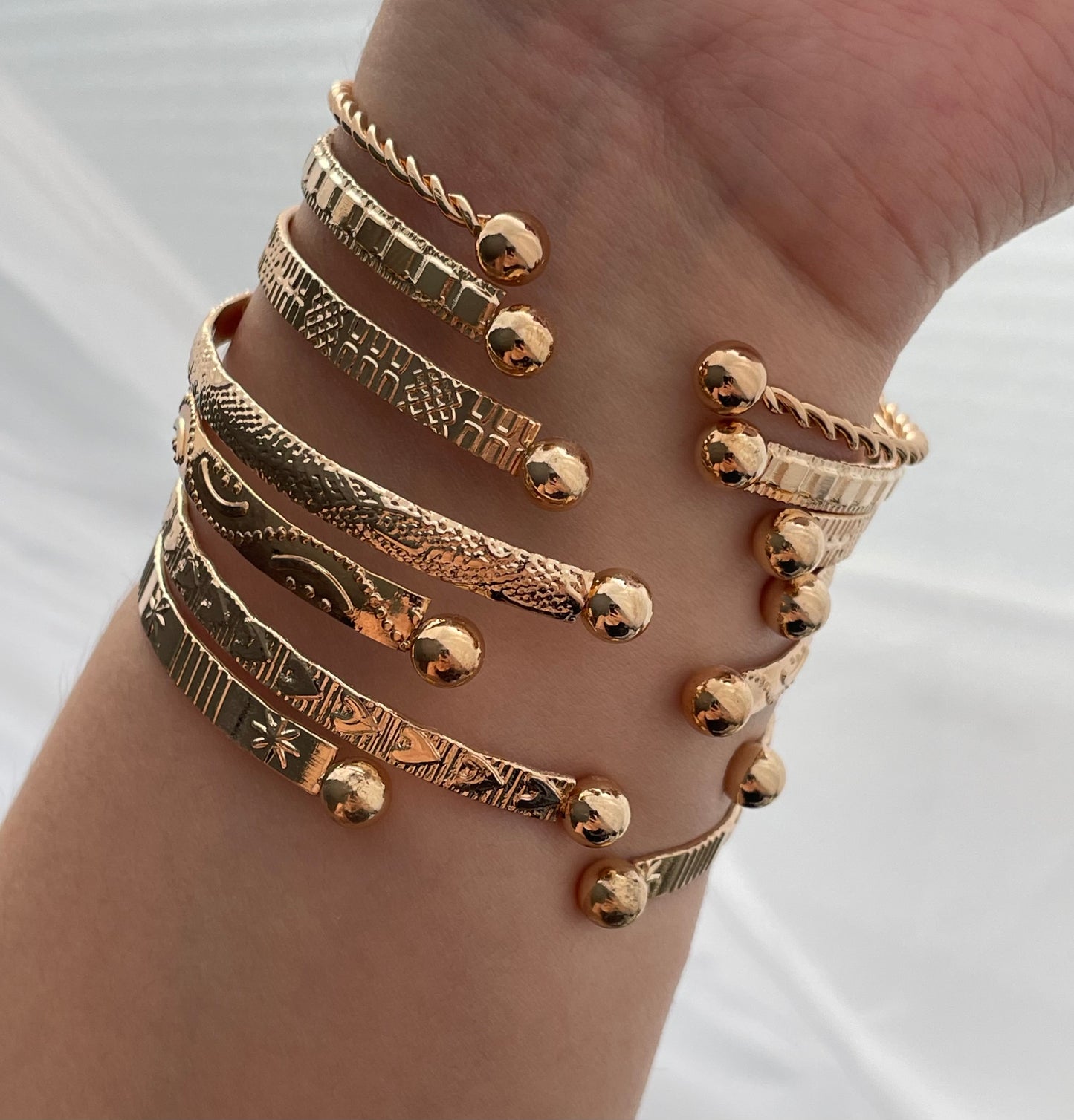 7 pcs Gold Bangle Set, Stack cuff bracelet, everyday jewelry, layering bracelets, mix and match