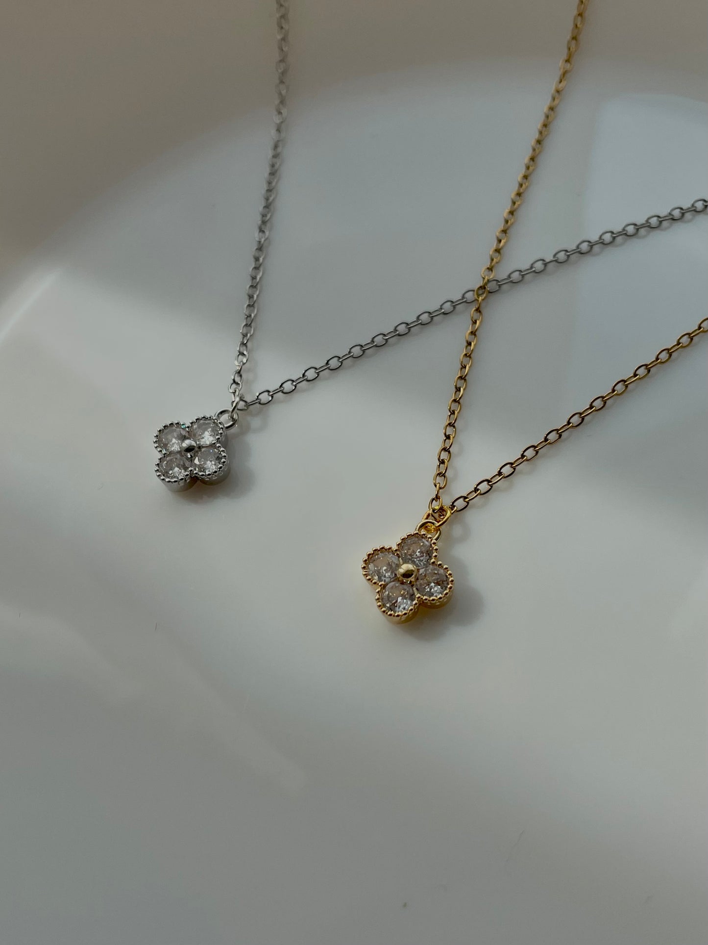 Clover Necklace, silver