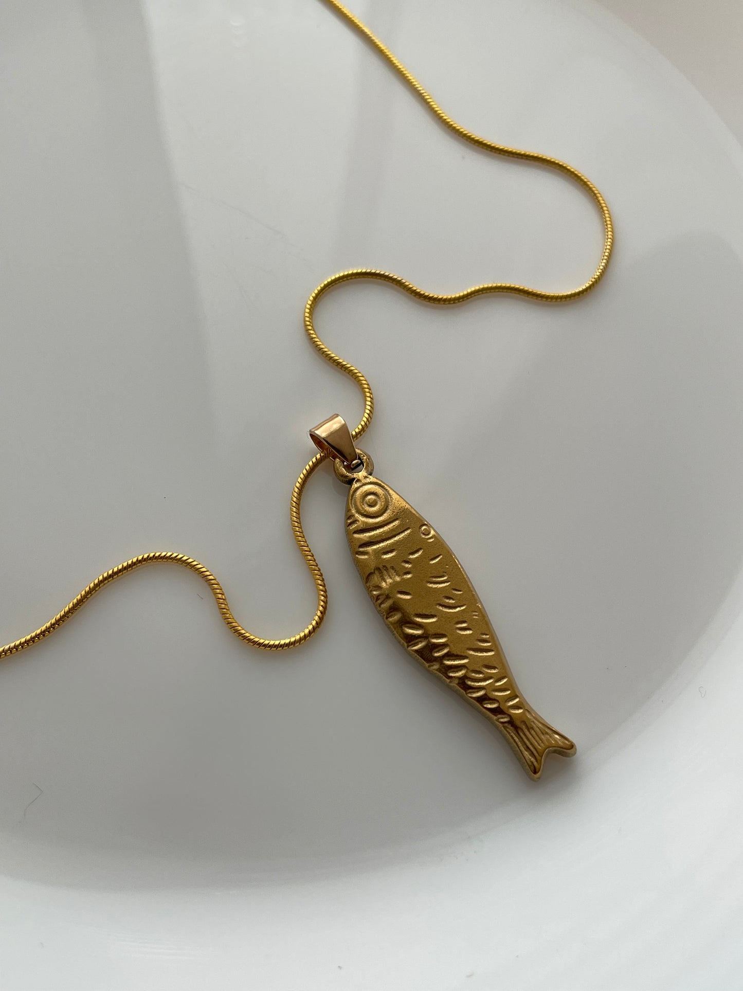 The Nerida set, gold