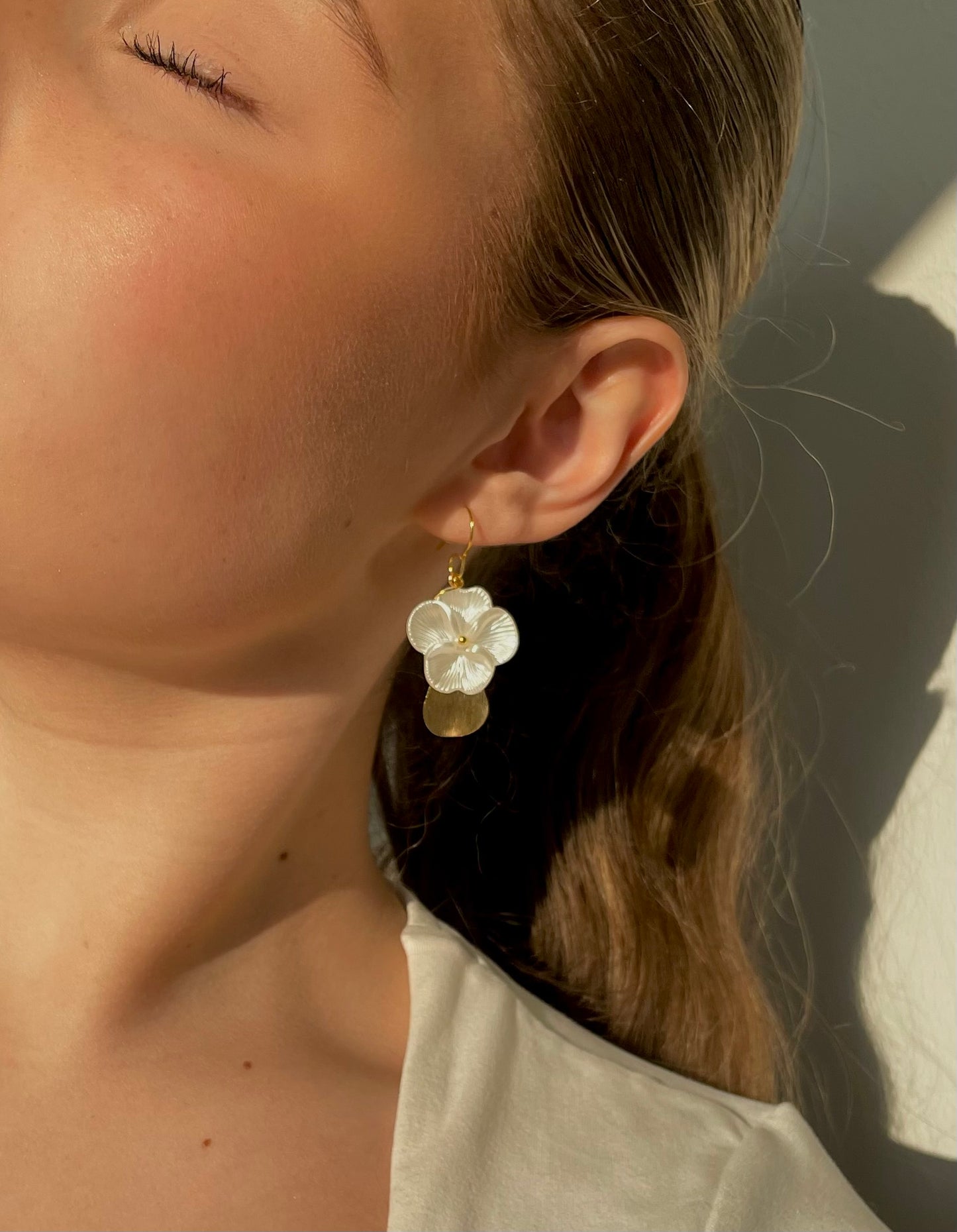 Golden Orvokki earrings