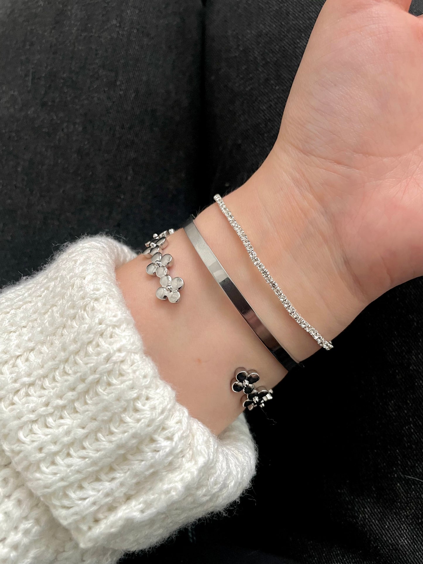 Silver Girl | 3x bangle stack, silvery bracelet set, stainless steel