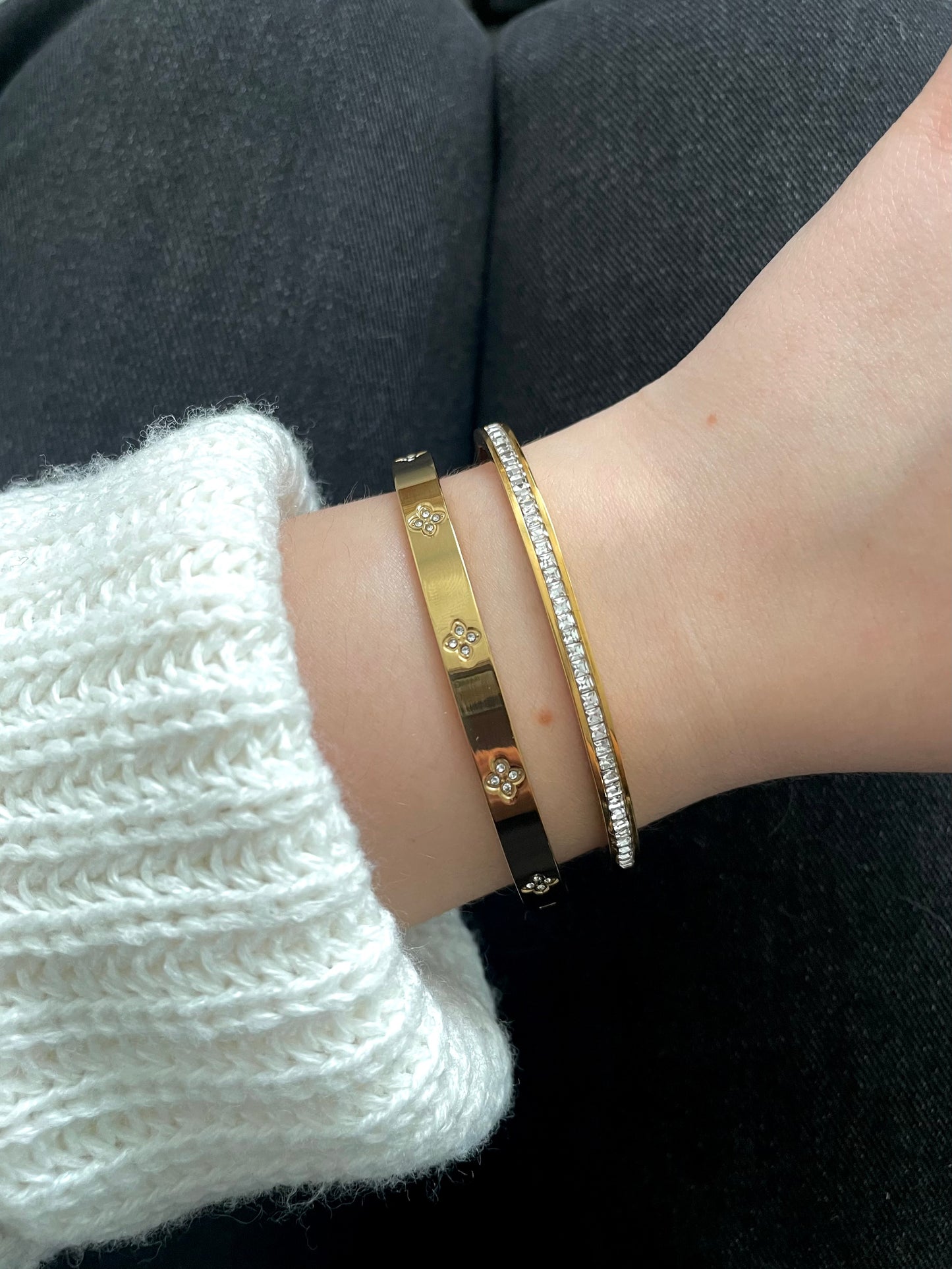 2x bangle set, golden bracelet set