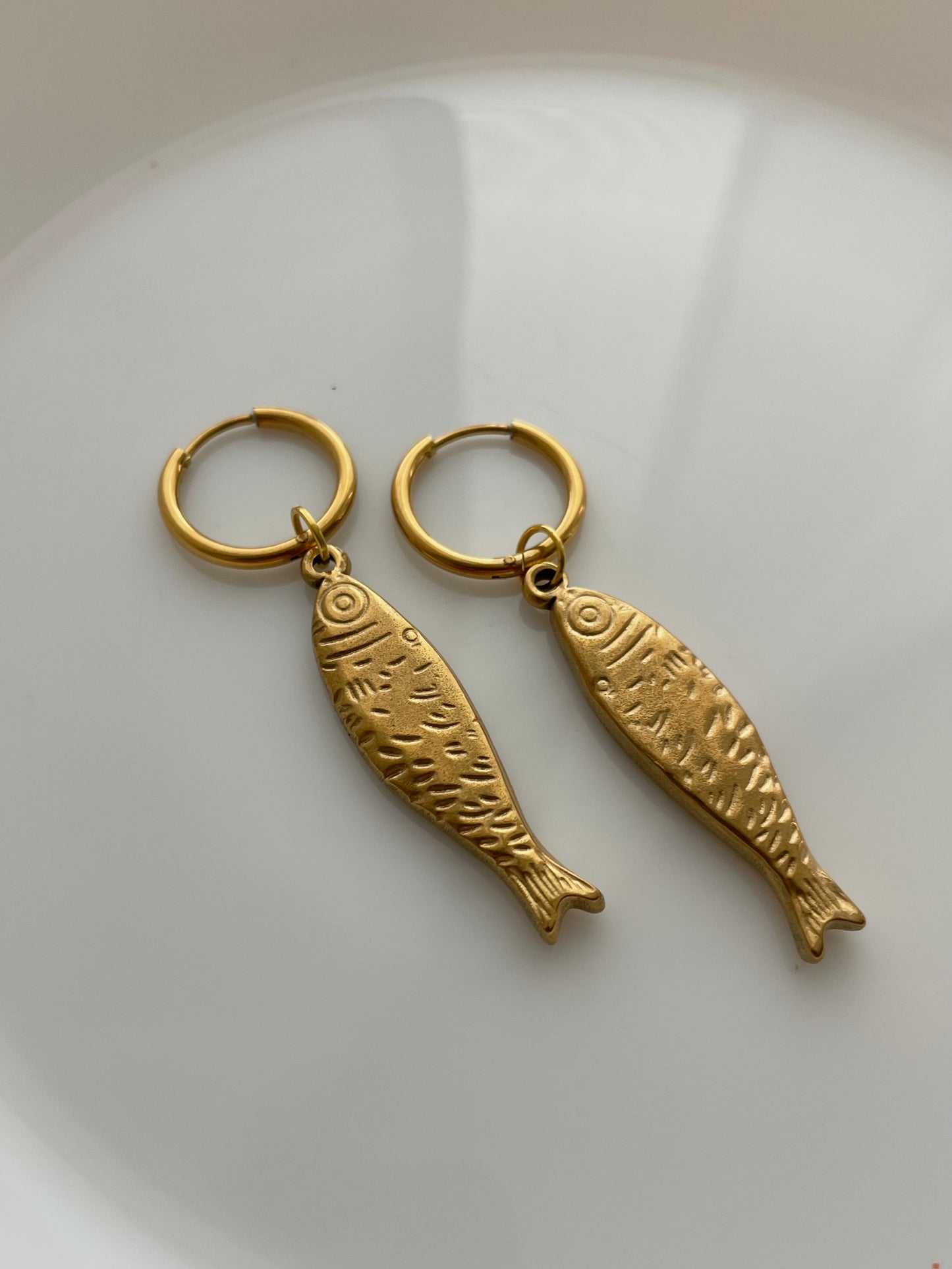 The Nerida set, gold