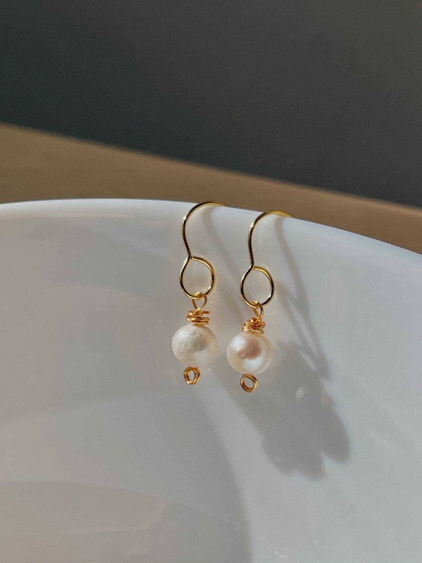 Dainty Pearl earrings, Elegant Pearl Dangle Drop earrings, Fresh water pearl earrings, Small pearl jewelry, gold and silver