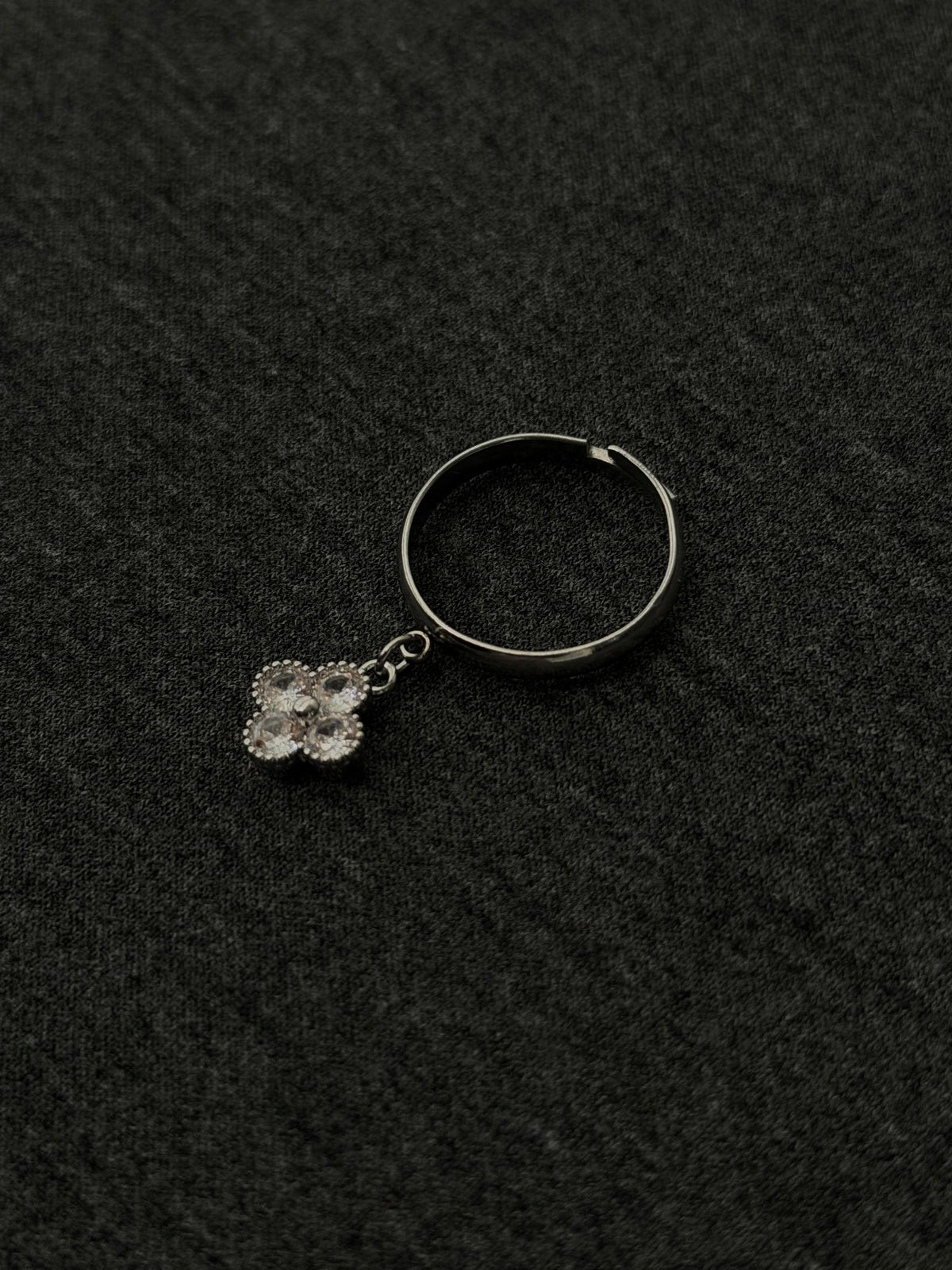 Dangle Clover Ring, silver