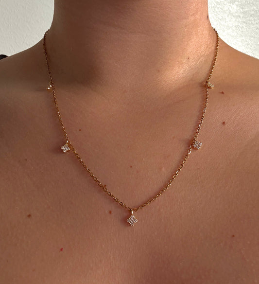 Dainty Clover Necklace, gold
