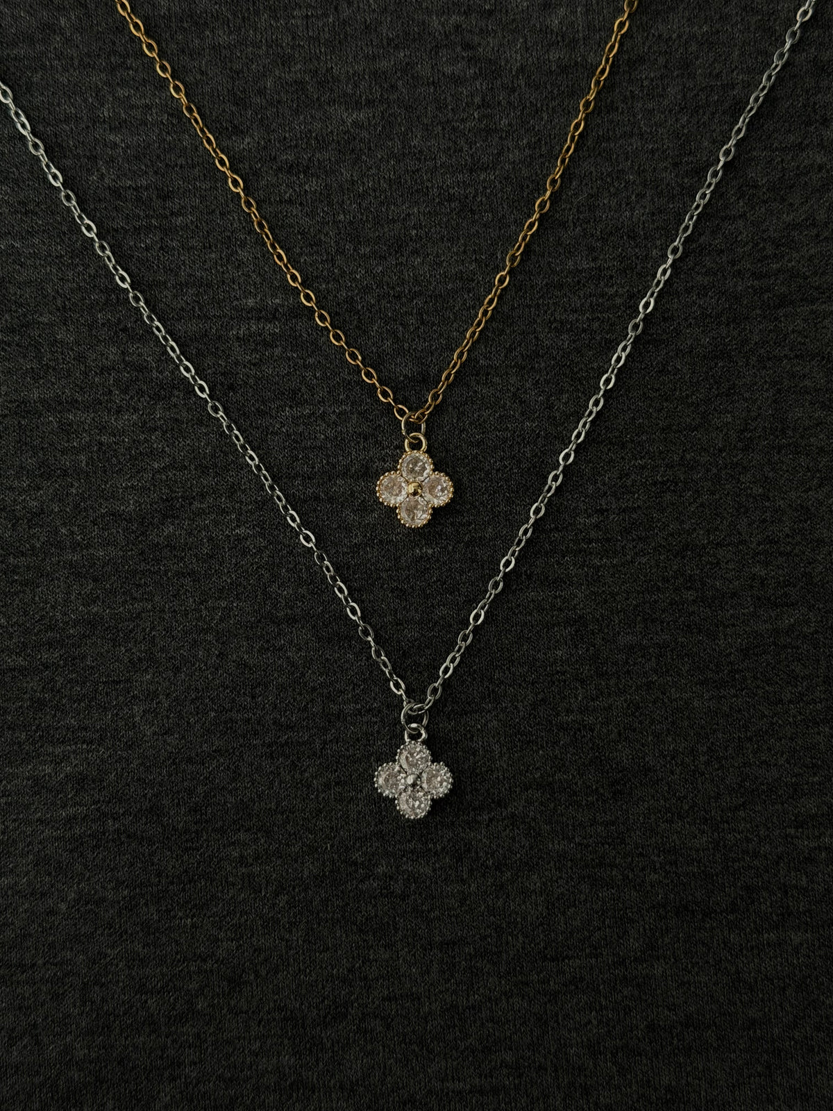 Clover Necklace, gold