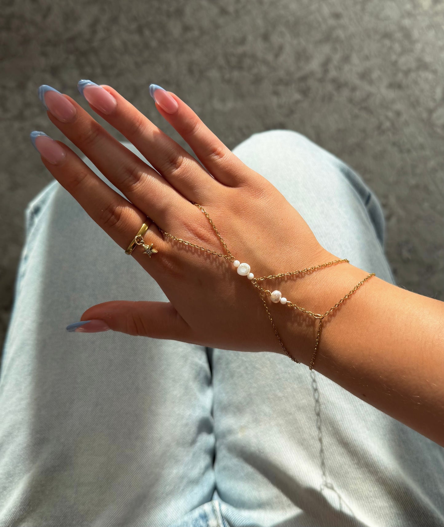 Riviera Hand Chain, gold