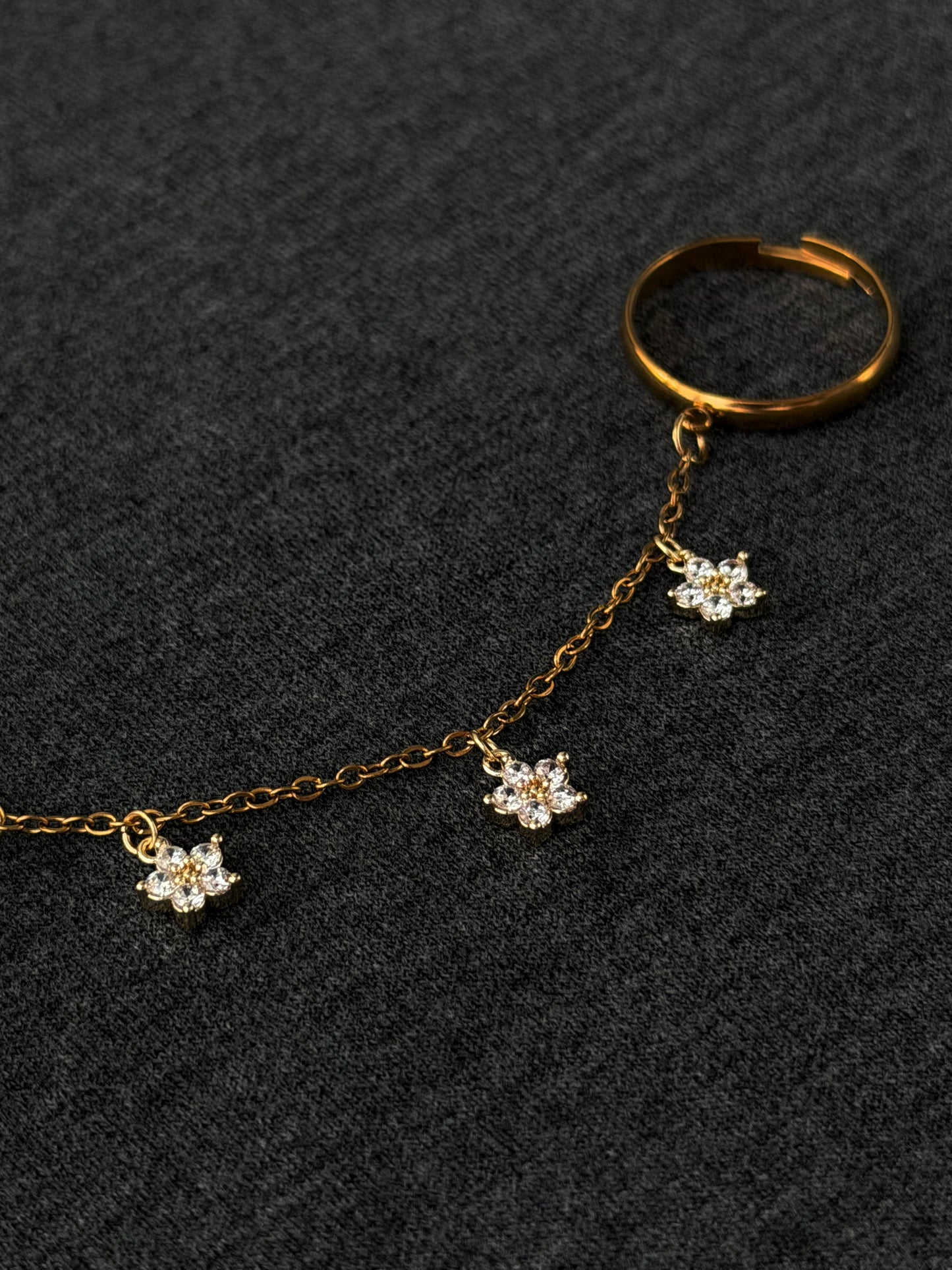 Double ring chain, gold buttercup flower