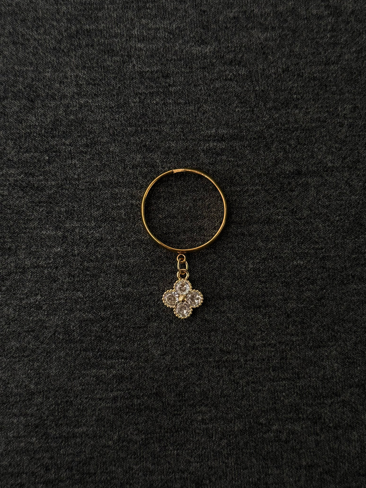 The Clover set, gold
