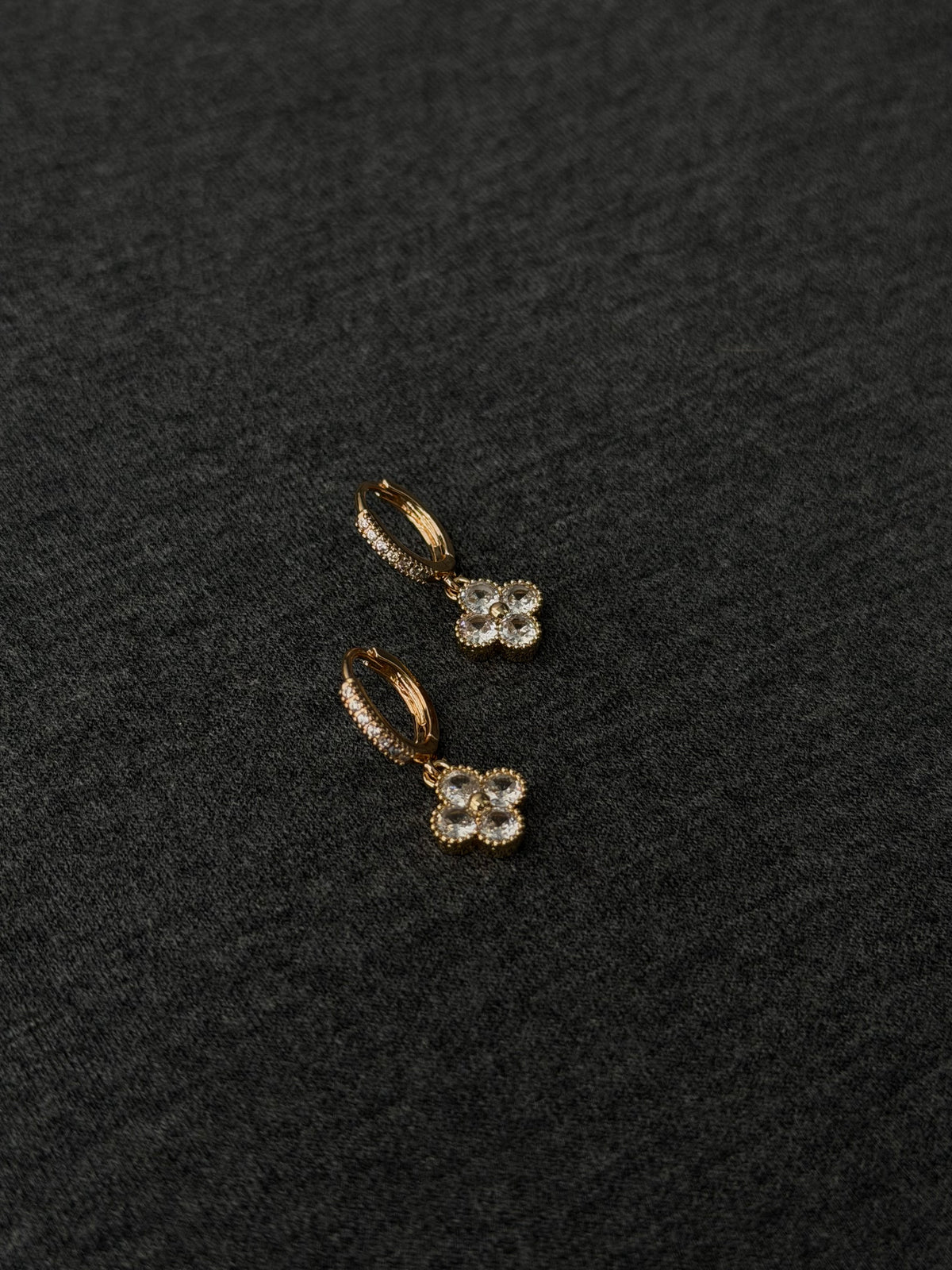 Clover earrings, gold