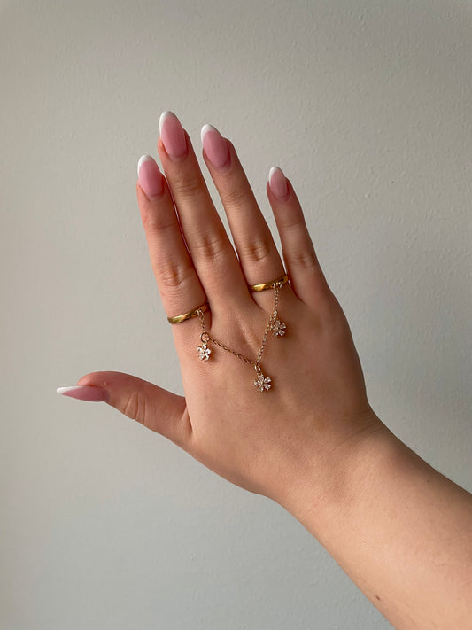Double ring chain, gold rhinestone daisy