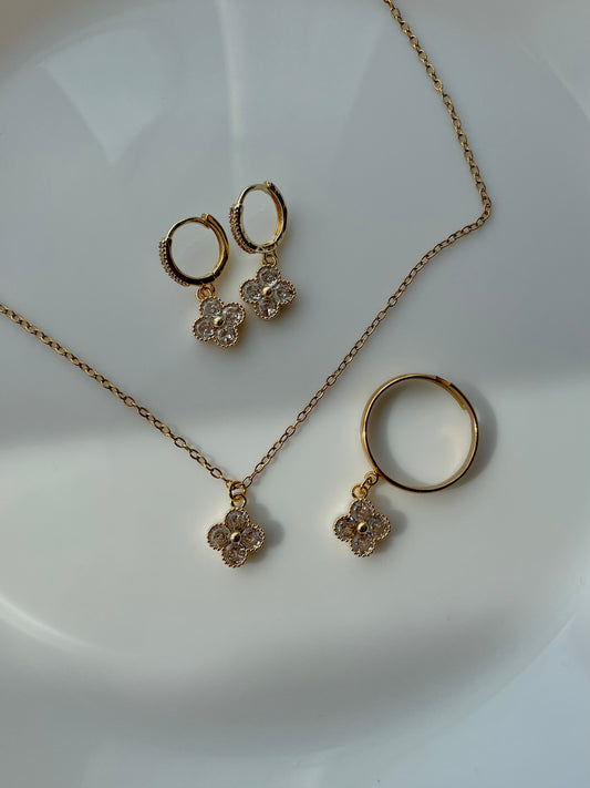 The Clover set, gold