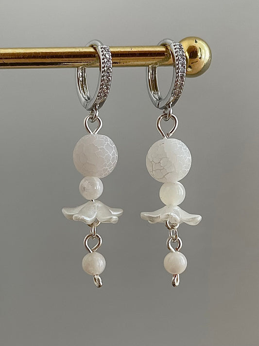 Misty Bloom earrings, silvery