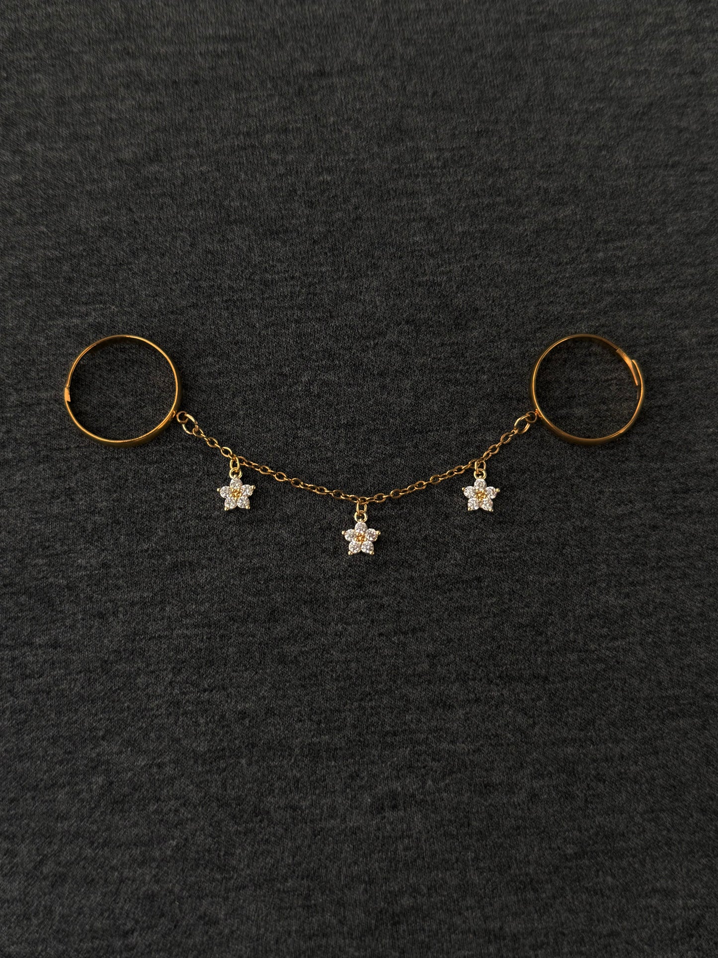 Double ring chain, gold buttercup flower