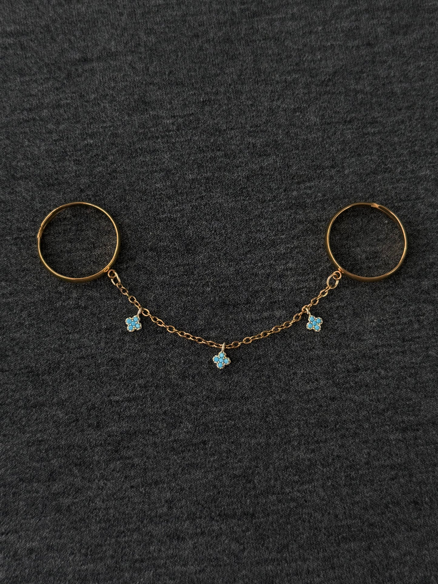 Double ring chain, turqoise rhinestone clover