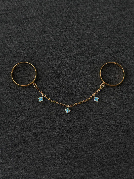 Double ring chain, turqoise rhinestone clover
