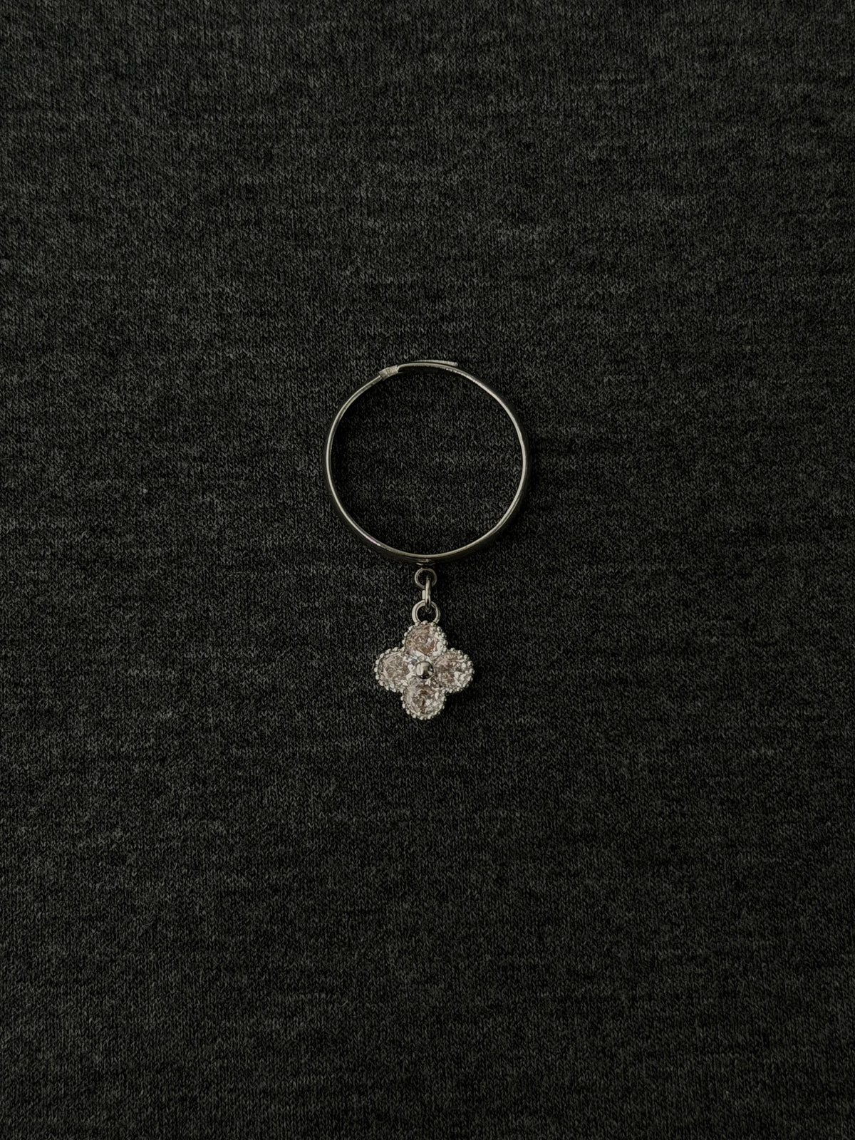 Dangle Clover Ring, silver
