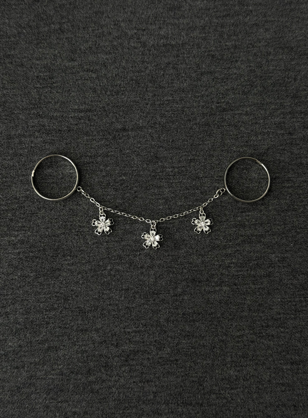 Double ring chain, silver rhinestone flower