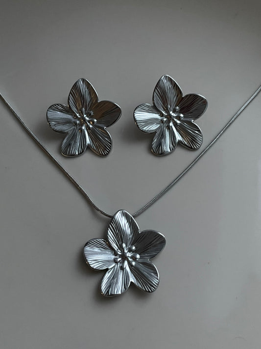 Silvery Flower Jewelry Set, Stud earrings and necklace