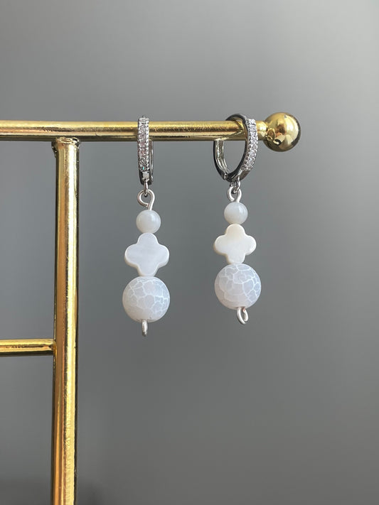 Amara earrings, silver