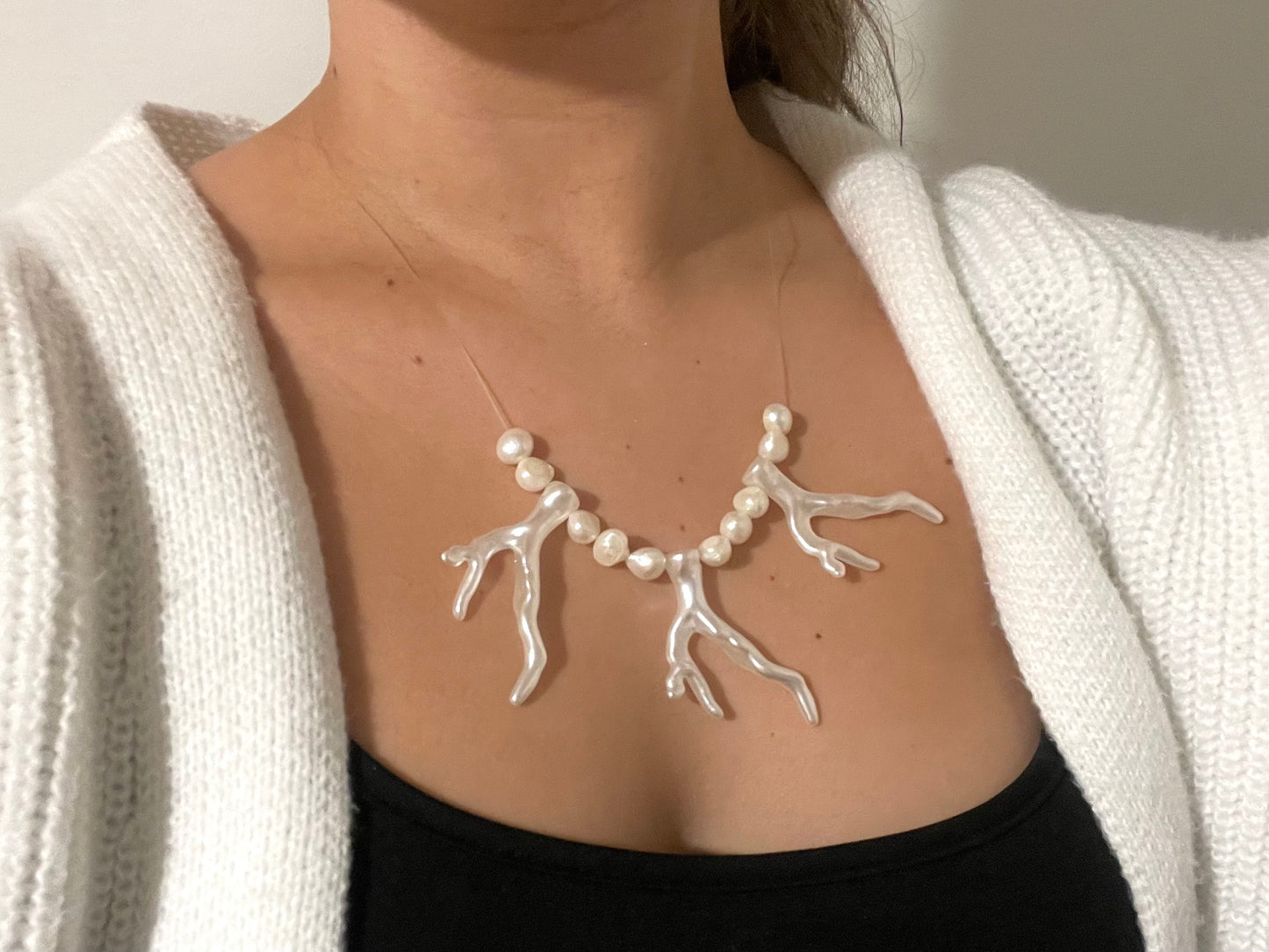 Coral Muse | Invisible necklace