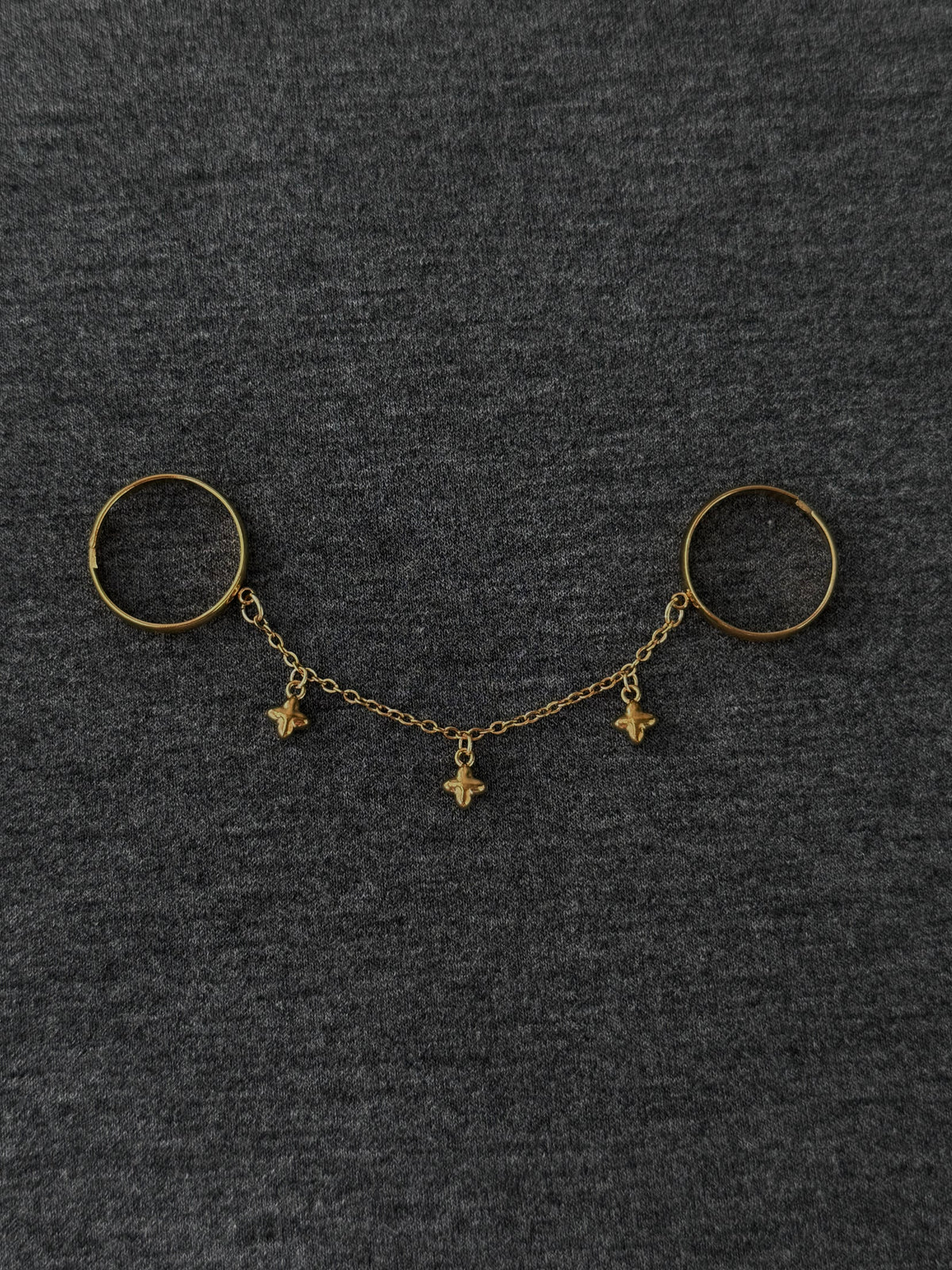 Double ring chain, gold matte clover