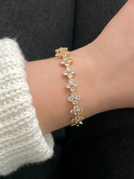 PREORDER 20.6. Gold Clover bracelet, gold rhinestone jewelry, 18K Gold plated diamond, stainless steel, adjustable