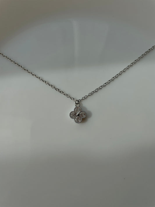 Clover Necklace, silver
