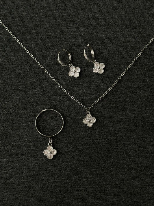 The Clover set, silver