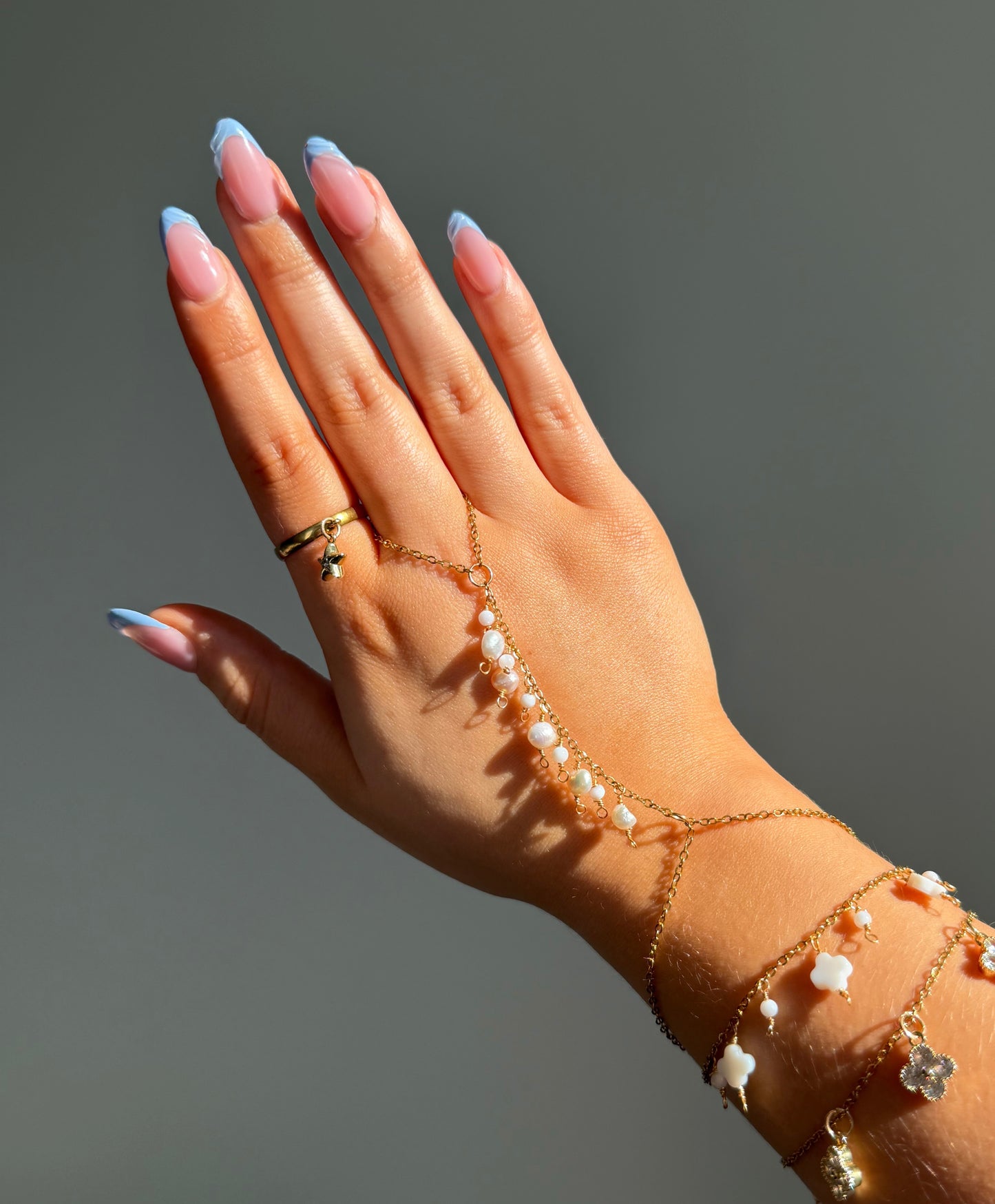 Amalfi Hand Chain, gold