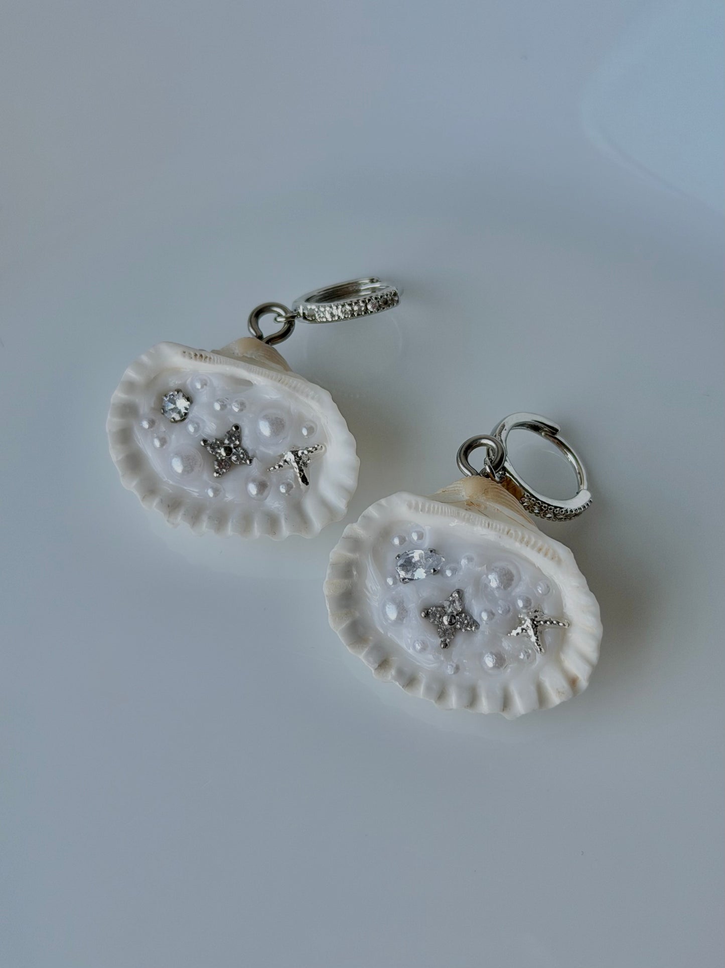 Tiny Treasure earrings, silver