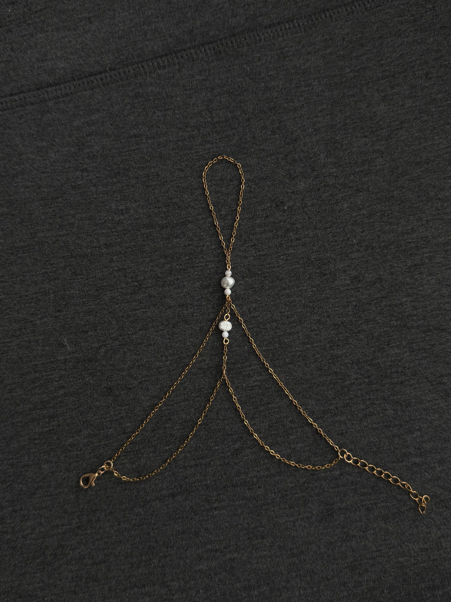 Riviera Hand Chain, gold