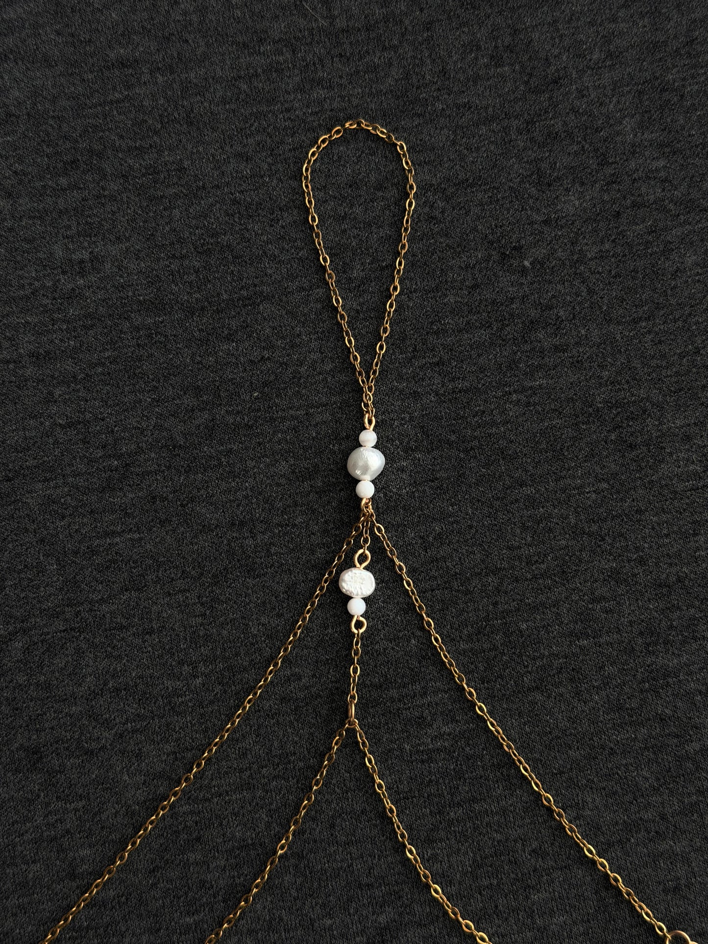 Riviera Hand Chain, gold