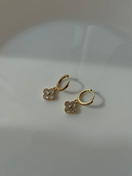 Clover earrings, gold