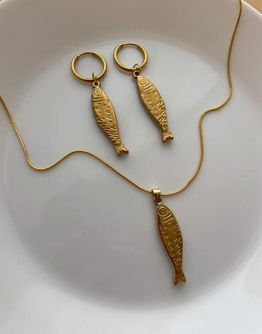 The Nerida set, gold