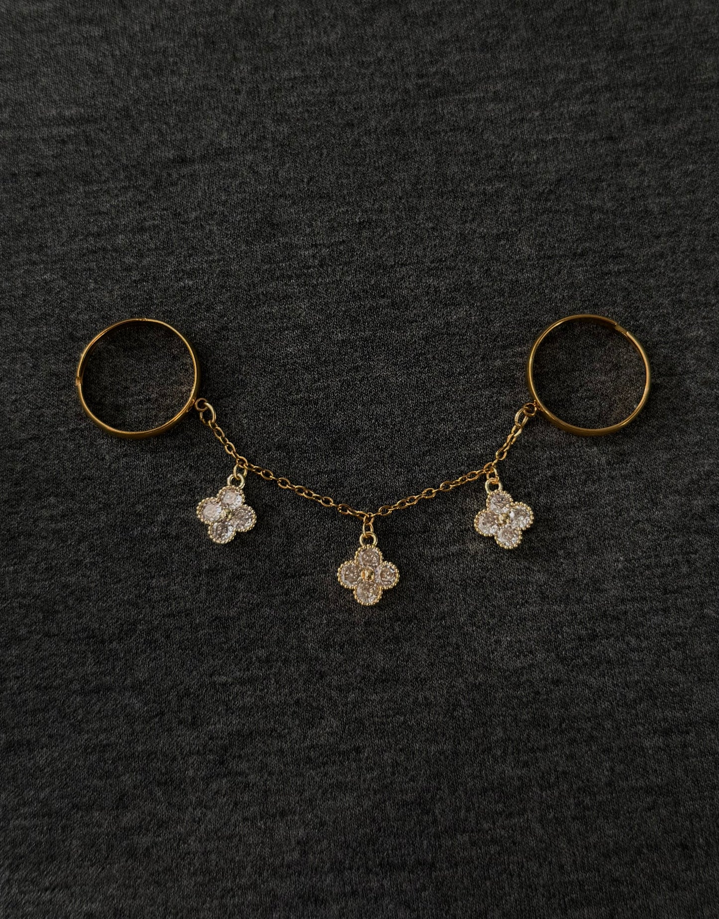 Double ring chain, gold rhinestone clover