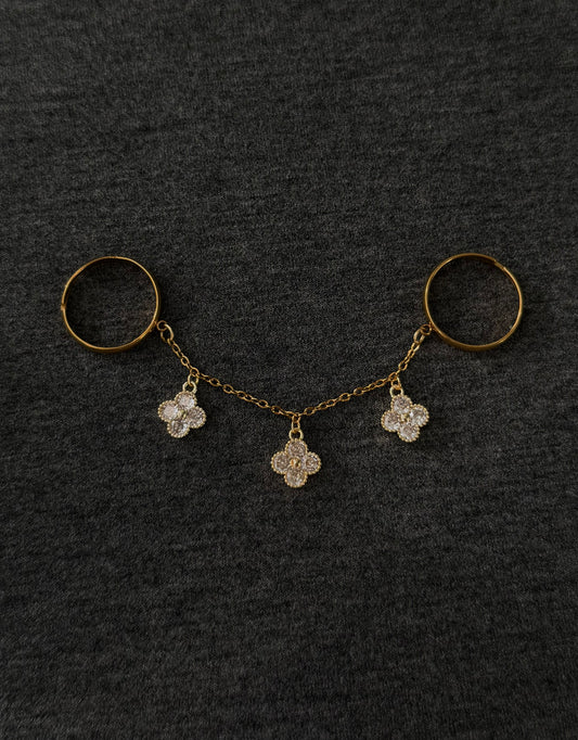 Double ring chain, gold rhinestone clover