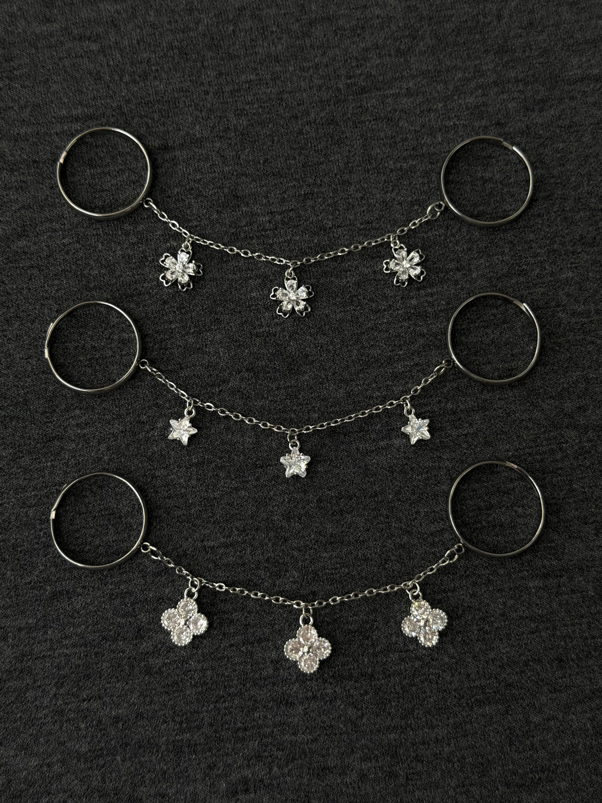 Double ring chain, silver rhinestone clover