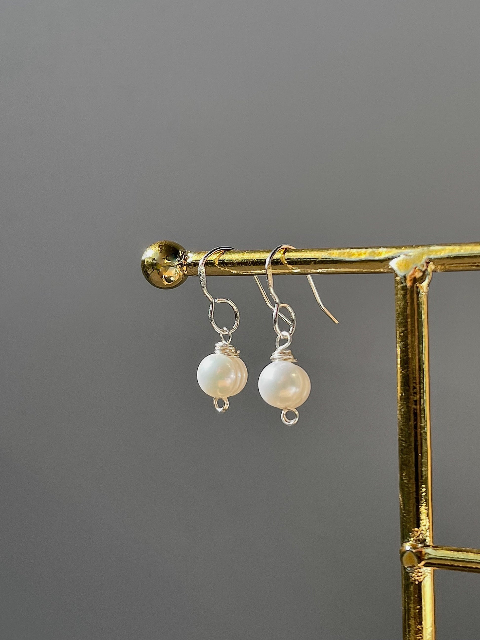 Dainty Pearl earrings, Elegant Pearl Dangle Drop earrings, Fresh water pearl earrings, Small pearl jewelry, gold and silver