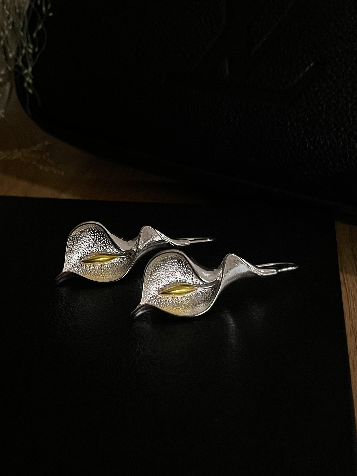 Silver Calla flower earrings, Dangle Drop Flower earrings, Silver earhook earrings 